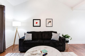 5 Min Drive to Dorm, W/D, Quiet, Kitchen, Wi-fi